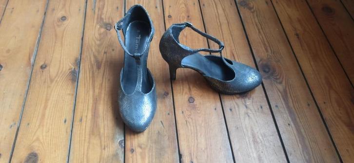 Grijze pumps met lichte glitter, maat 39,5, merk Tamaris, Vêtements | Femmes, Chaussures, Comme neuf, Escarpins, Gris, Enlèvement ou Envoi