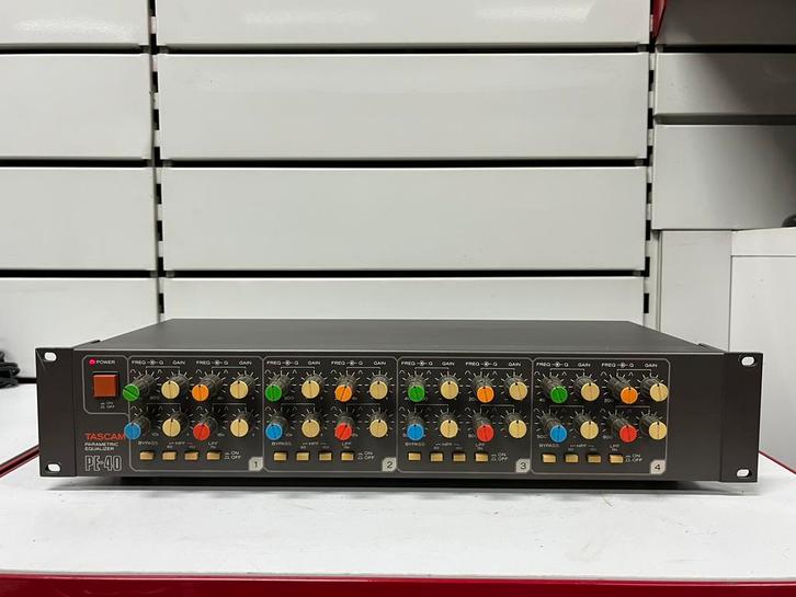 Tascam PE-40 - 4-kanaals parametrische equalizer -studio pro, Audio, Tv en Foto, Professionele apparaten, Zo goed als nieuw, Ophalen