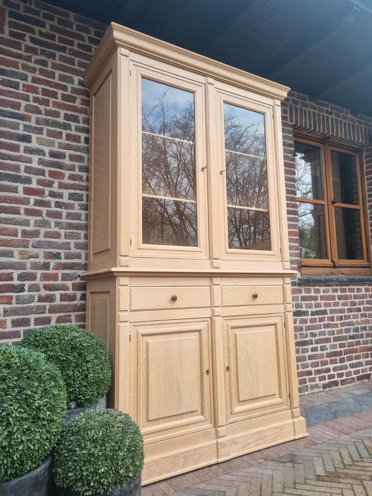 Buffet/vitrine en chêne LIVRAISON GRATUITE, Maison & Meubles, Armoires | Buffets, Comme neuf, 200 cm ou plus, 100 à 150 cm, 50 à 75 cm
