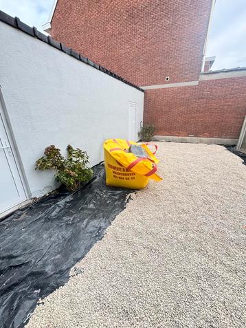 Volledig gerenoveerd appartement te Lier met tuin en garage. beschikbaar voor biedingen