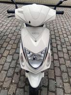 Scooter 50cc blanc razzo, Benzine, Klasse B (45 km/u)