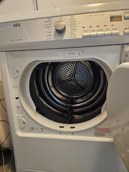 Jonge AEG droogkast word verkocht wegens verhuis., Elektronische apparatuur, Droogkasten, Zo goed als nieuw, Condens, Ophalen