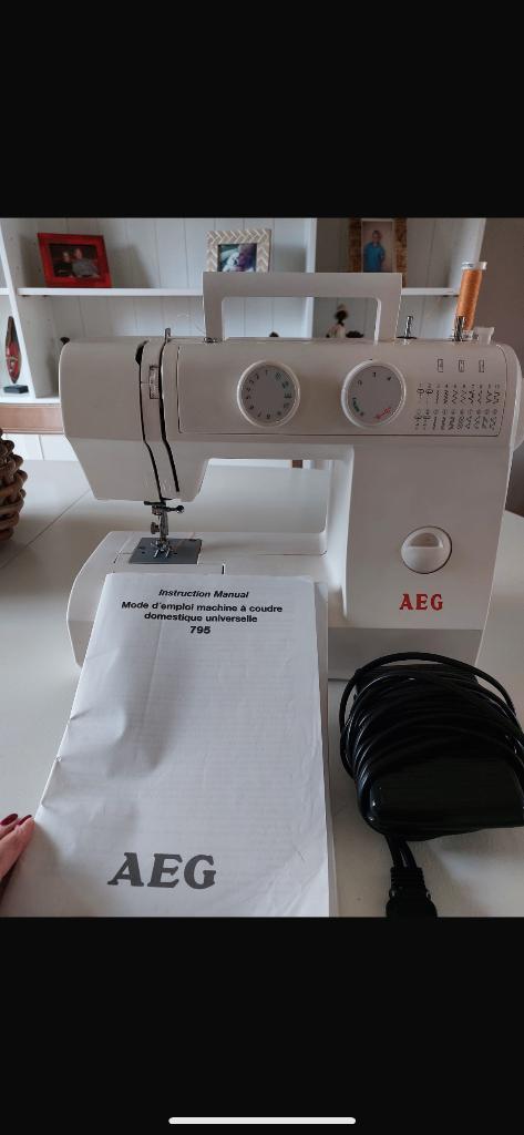 MACHINE À COUDRE AEG MODEL 795, Hobby & Loisirs créatifs, Machines à coudre & Accessoires, Neuf, Machine à coudre, Autres marques