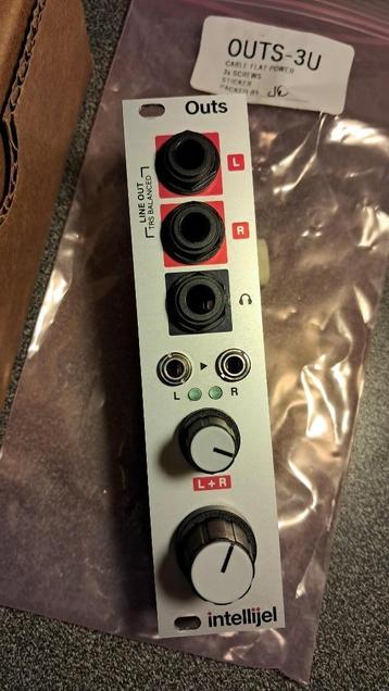 Module Eurorack Intellijel Outs beschikbaar voor biedingen