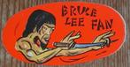 Vintage sticker Bruce Lee Fan Samo Chips 70s, Comme neuf, Cinéma, Télévision ou Audiovisuel, Enlèvement ou Envoi