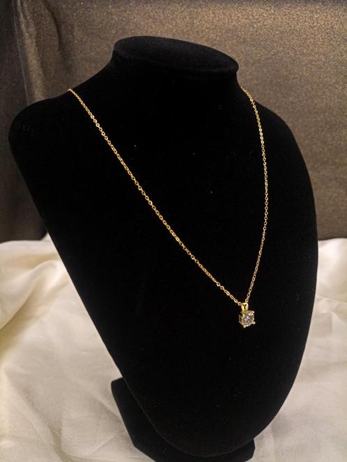 Vergulde Moissanite Solitaire Halsketting — 1 karaat, Handtassen en Accessoires, Kettingen, Nieuw, Zilver, Goud, Met edelsteen