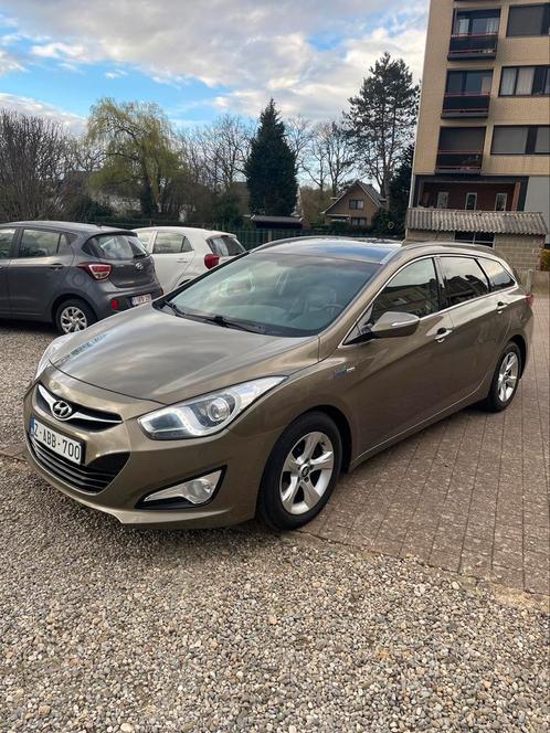 Hyundai I40 1.7 crdi Led-Navi-Leder, Auto's, Hyundai, Bedrijf, i40, ABS, Achteruitrijcamera, Airbags, Airconditioning, Alarm, Bluetooth
