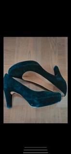 Zwarte daim pump 36 "unisa", Kleding | Dames, Ophalen of Verzenden, Zo goed als nieuw