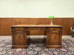 Klassiek Engels Chesterfield Bureau, Antiek en Kunst, Ophalen of Verzenden