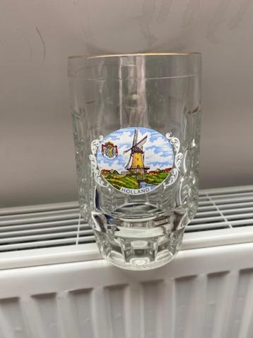 Hollands, groot bierglas beschikbaar voor biedingen