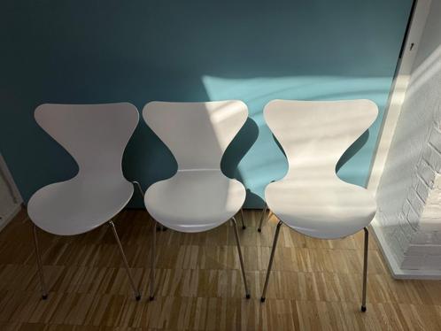 3 x Fritz Hansen vlinderstoel wit Arne Jacobsen, Huis en Inrichting, Stoelen, Gebruikt, Drie, Hout, Metaal, Wit, Ophalen