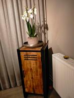 Nieuwe stevige kast .1m hoog op 45, Huis en Inrichting, Ophalen