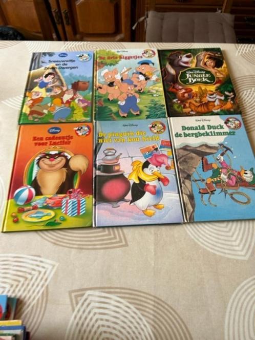 8Disneyclubboekjes aan 1 Euro per stuk, Boeken, Kinderboeken | Jeugd | onder 10 jaar, Zo goed als nieuw, Ophalen of Verzenden