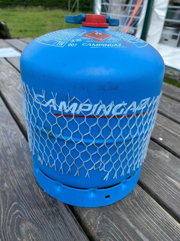 Butane Campingaz 2,75 kg - 1 plein - 2 (presque) vides, Caravanes & Camping, Accessoires de camping, Neuf, Enlèvement ou Envoi