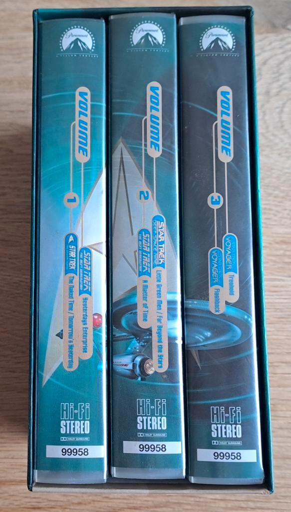 Star Trek Time Travel Box (3 VHS) – 1995 – In Goede Staat, Cd's en Dvd's, VHS | Documentaire, Tv en Muziek, Gebruikt, Tv-serie of Tv-programma