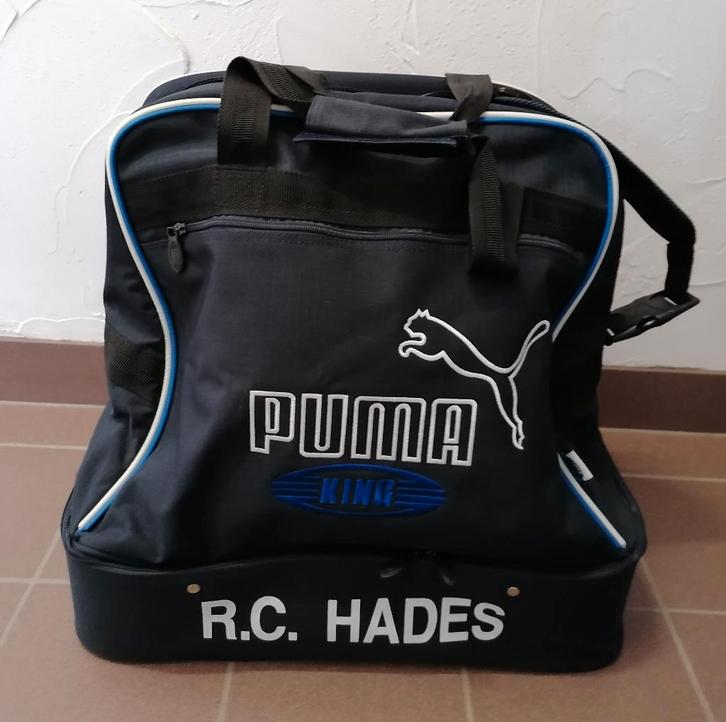 Donkerblauwe sportzak met schoenenvak van PUMA. NIEUW, Handtassen en Accessoires, Tassen | Sporttassen, Nieuw, Ophalen of Verzenden