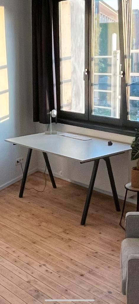Ikea bureau Trotten, Huis en Inrichting, Bureaus, Bureau, Ophalen