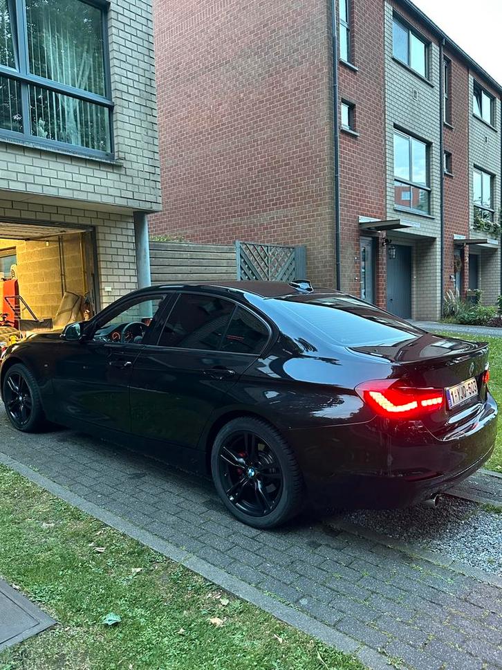 BMW 318D 2litre 11/2014 full option euro 5B, Auto's, BMW, Particulier, 3 Reeks, ABS, Achteruitrijcamera, Adaptieve lichten, Adaptive Cruise Control