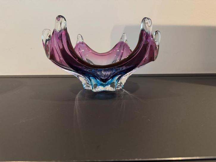 Handgemaakte glazen schaal in Murano-stijl, Antiek en Kunst, Antiek | Keramiek en Aardewerk, Ophalen