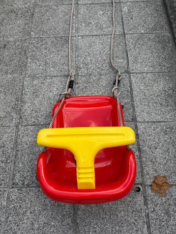 Babyschommel beschikbaar voor biedingen