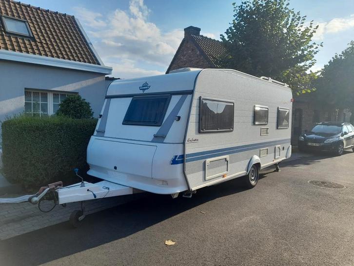 Hobby 495 exclusieve, Caravans en Kamperen, Caravans, Particulier, 1000 - 1250 kg, Hobby, Airco, Fietsenrek, Hordeur, Koelkast