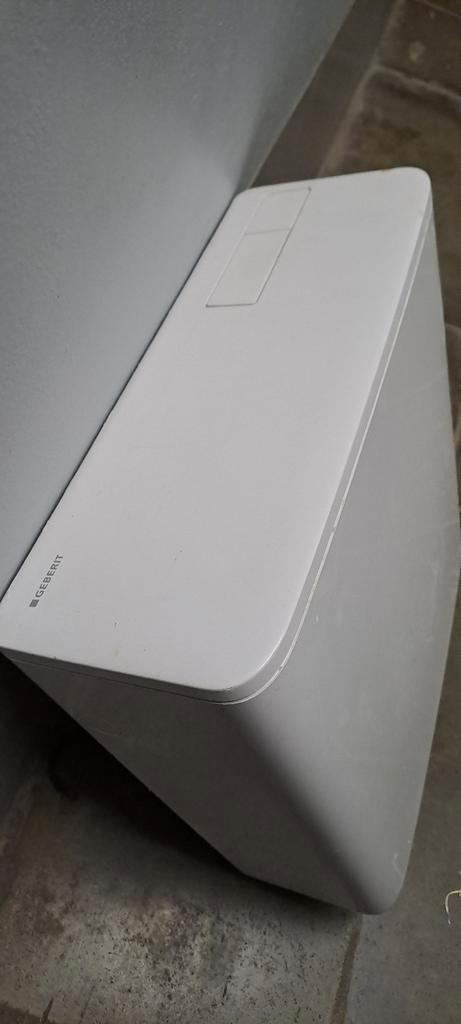 Geberit chasse eco nouveau modèle propre a saisir️️ ️️️️️↙️, Bricolage & Construction, Sanitaire, Utilisé, Toilettes, Pierre, Enlèvement