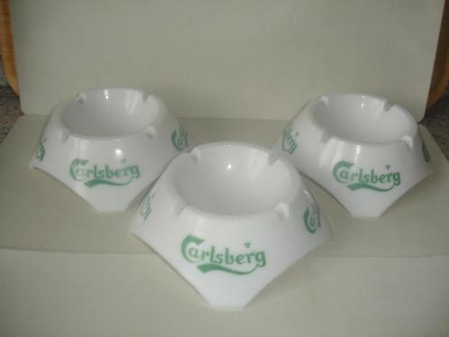 Oude asbak van Carlsberg in wit opaal, Verzamelen, Biermerken, Zo goed als nieuw, Overige typen, Overige merken, Ophalen of Verzenden