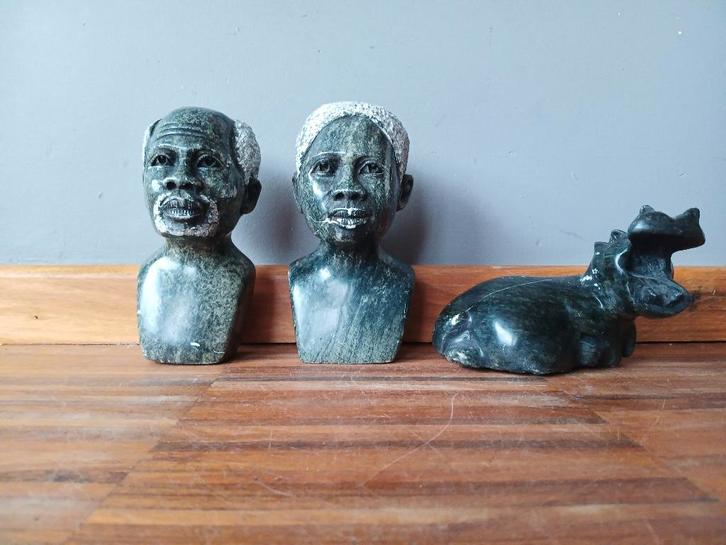 Set oude Afrikaanse gesculpteerde beelden uit steen, Antiquités & Art, Art | Sculptures & Bois, Enlèvement ou Envoi