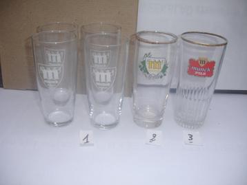 6 bierglazen Munck Pils, 3 verschillende, € 1,00 per stuk beschikbaar voor biedingen