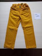 Nieuwstaat, okerkleurige jeansbroek maat 104 jongen Kaatje, Broek, Ophalen of Verzenden, Zo goed als nieuw, Jongen