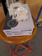 Niko stopcontact wit 101-66600, Ophalen of Verzenden, Nieuw, Stopcontact