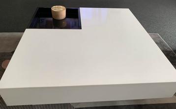 Witte hoogglans salontafel 90x90cm beschikbaar voor biedingen