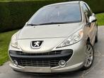 Peugeot 207 1.6VTI 120 // TOIT PANO // CARNET FULL PEUGEOT, Auto's, Voorwielaandrijving, 0 cilinders, Zwart, Leder en Stof