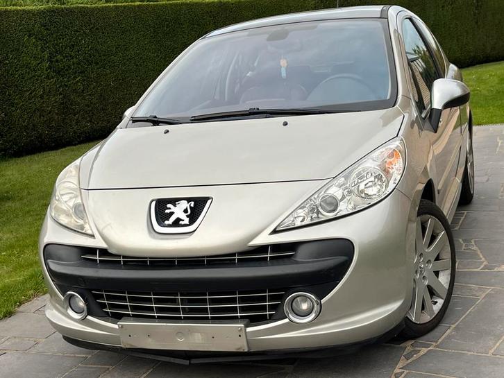 Peugeot 207 1.6VTI 120 // TOIT PANO // CARNET FULL PEUGEOT, Auto's, Peugeot, Particulier, ABS, Adaptieve lichten, Airbags, Airconditioning