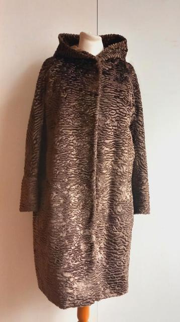 Max Mara mantel maat 40/42 beschikbaar voor biedingen