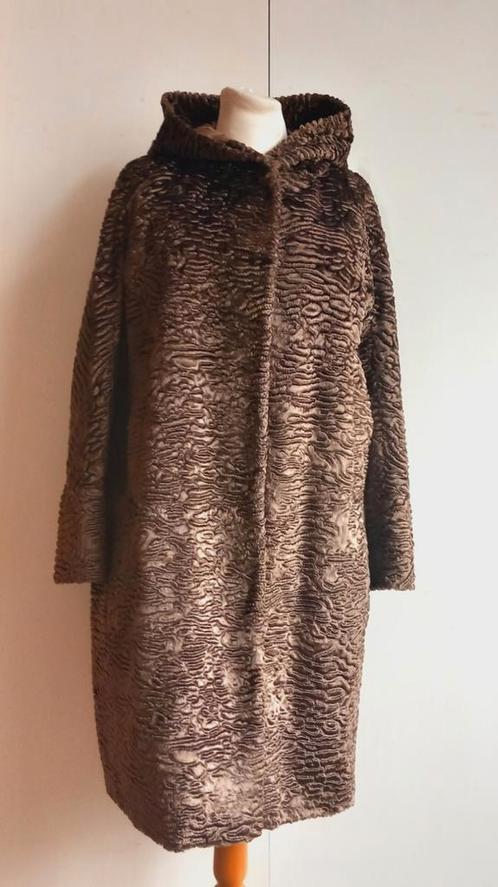 Max Mara mantel maat 40/42, Kleding | Dames, Jassen | Winter, Zo goed als nieuw, Maat 38/40 (M), Bruin, Ophalen of Verzenden