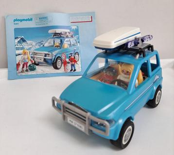 Playmobil 9281:  4 x 4 met dakkoffer