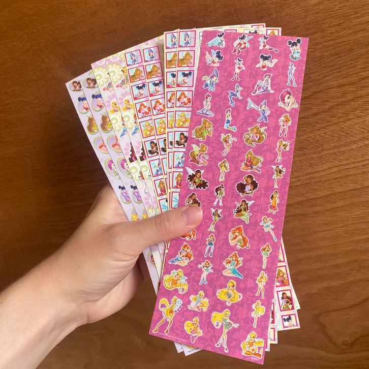 9 stickervellen Winx Club, Verzamelen, Stickers, Zo goed als nieuw, Film, Tv of Omroep, Ophalen of Verzenden