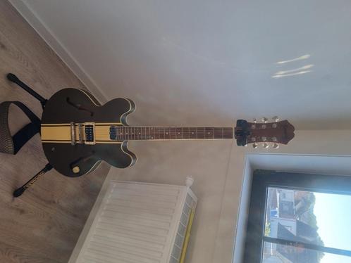 Epiphone Tom DeLonge Signature ES-333, Muziek en Instrumenten, Snaarinstrumenten | Gitaren | Elektrisch, Zo goed als nieuw, Semi-solid body