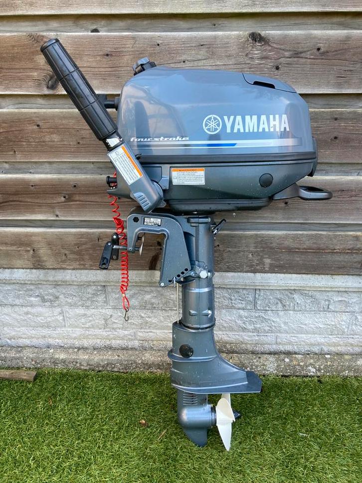 Zo goed als nieuwe 5pk Yamaha buitenboordmotor, Watersport en Boten, Buiten- en Binnenboordmotoren, Zo goed als nieuw, Benzine