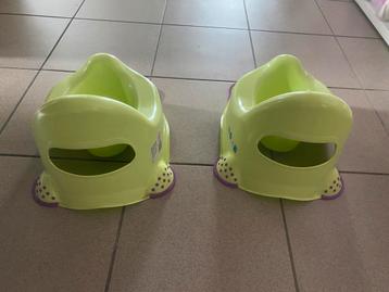 2 Plaspotjes beschikbaar voor biedingen