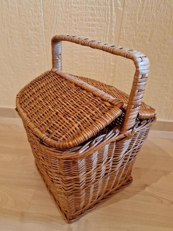 Rieten mand beschikbaar voor biedingen