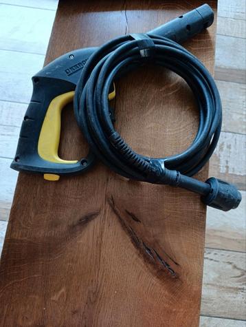 Pistolet Karcher et flexible  beschikbaar voor biedingen