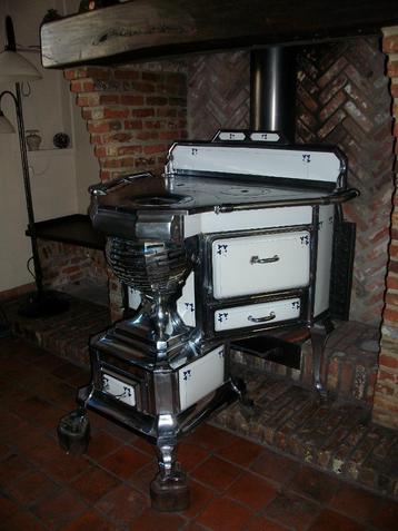 Antieke kachel (type Leuvense) beschikbaar voor biedingen