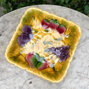 Diepe schaal franse barbotine majolica Sarreguemines beschikbaar voor biedingen
