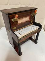 Antiek werkende soeelgoed piano (H30- B23 - D19), Antiquités & Art, Enlèvement ou Envoi