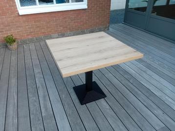 Bistrotafel 90 cm X 90 cm beschikbaar voor biedingen