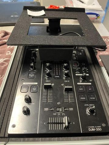 Pioneer DJM-350 + flight case RRC-RR10MIXL beschikbaar voor biedingen