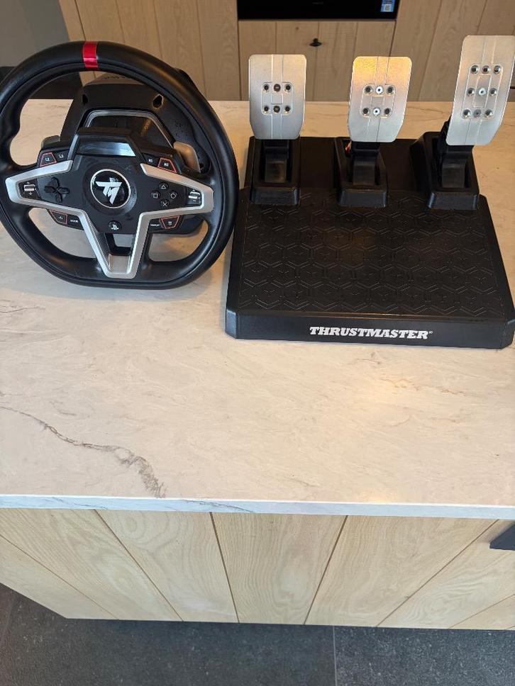 Thrustmaster T248 Racing Wheel (PS4/PS5/PC), Consoles de jeu & Jeux vidéo, Consoles de jeu | Sony Consoles | Accessoires, Comme neuf
