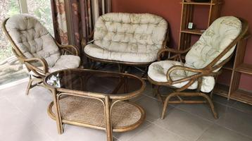 Vintage rotan meubels voor gezellige zithoek beschikbaar voor biedingen